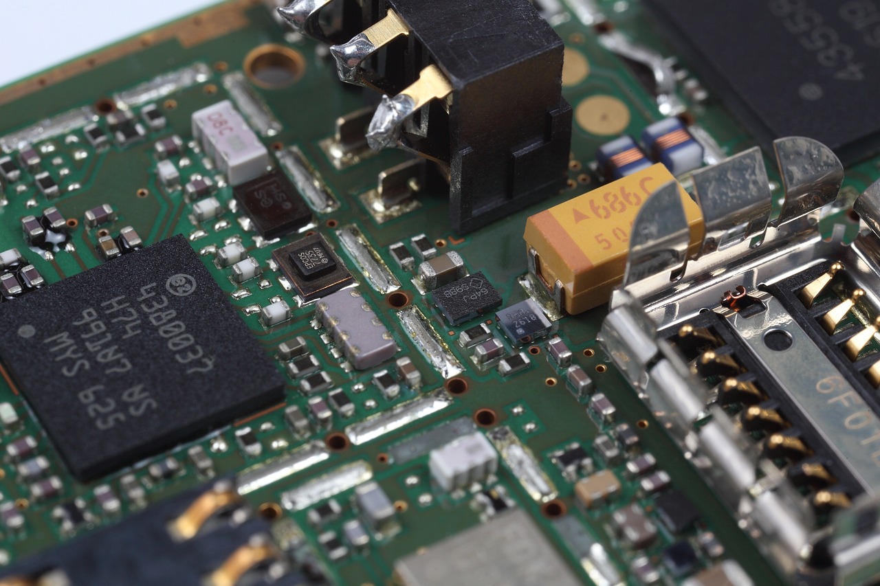 How Computer Numerical Control Improves Manufacturing of Electronics?