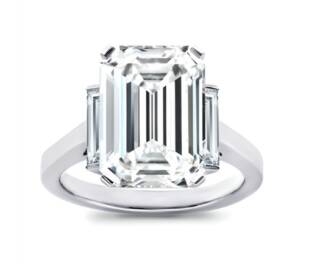 What Size Diamond is Right for an Engagement Ring?