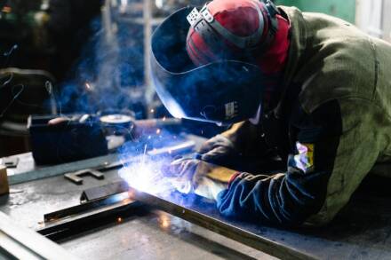 Why Choosing the Right Metal Fabrication Manufacturer Is Critical for Industrial Projects