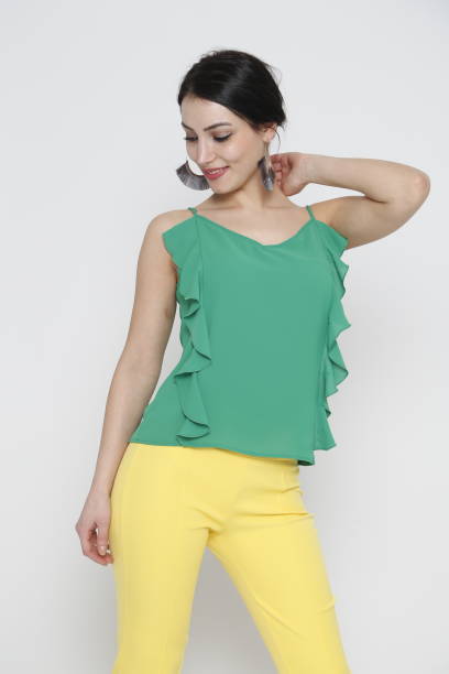 Must-Have Trendy Tops for Women This Season