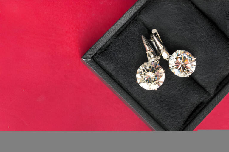 Big Brilliance, Smarter Price: The Appeal of 5-Carat Lab Diamond Earrings