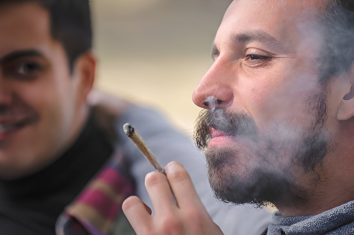 What To Expect From a Neighborhood-Friendly Smoke and Vape Shop Experience in Denver