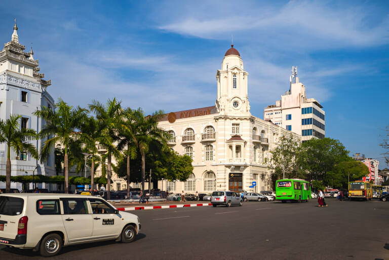 A Guide To Invest in Flats in Aya Nagar for Rent