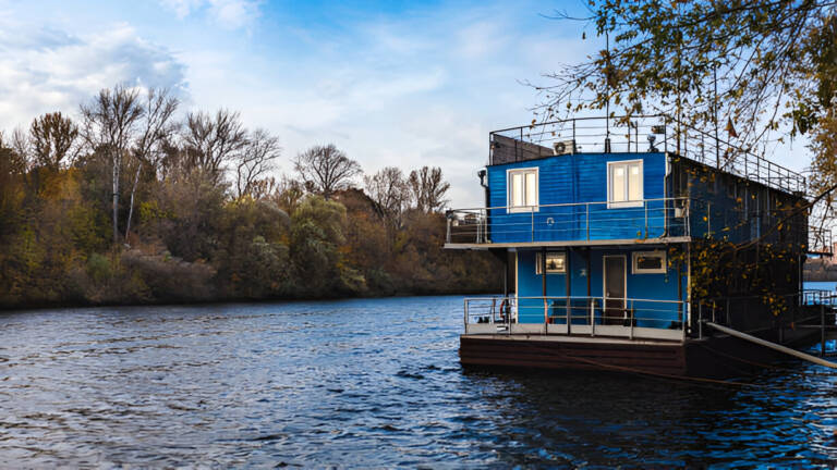 Why Houseboat Holiday is the Ideal Mix of Luxury and Nature